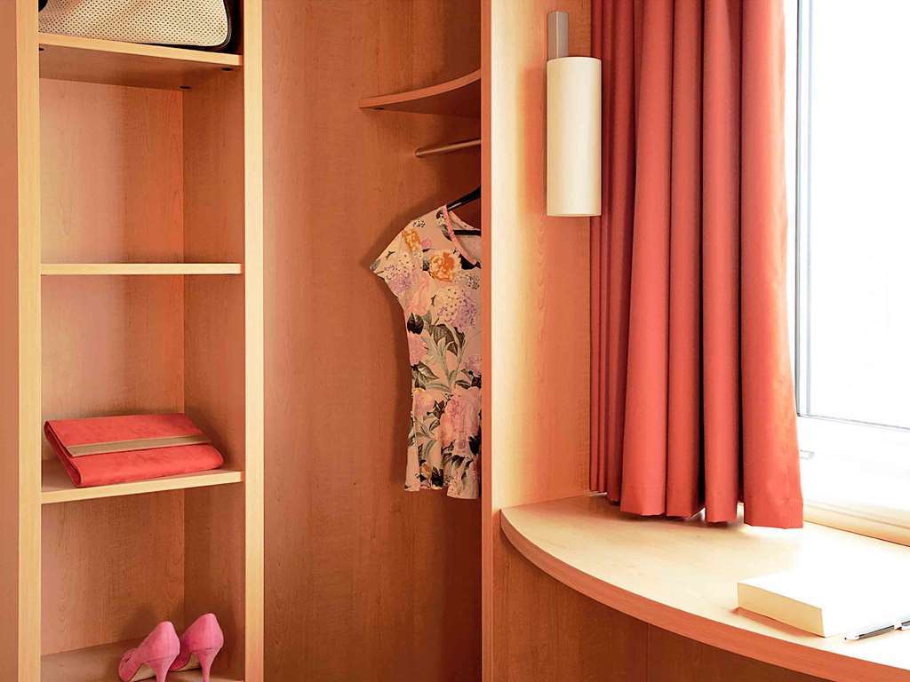 Ibis Dieppe Le Val Druel Room photo