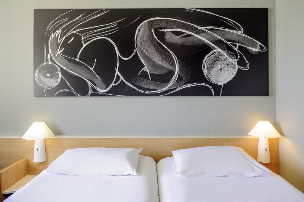 Ibis Dieppe Le Val Druel Exterior photo