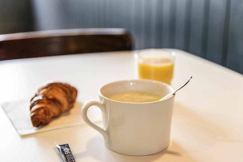 Ibis Dieppe Le Val Druel Exterior photo